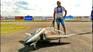 WOW !!! STUNNING !!! F-4 PHANTOM AMAZING BIG RC SCALE MODEL TWIN TURBINE JET FLIGHT DEMONSTRATION