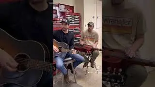Pickin&rsquo; and Slidin&rsquo; to some 90s Gold. #90scountry #acousticcover #countrymusic #texascountrymusic
