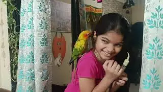 ओवी आणि पोपटची मस्ती