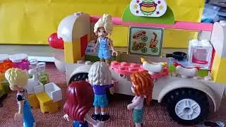 Building Club! - Lego Friends: Hot Dog Stand - 42633
