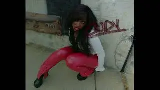 MOM LEAVE ME ALONE I WANNA BE FAMOUS (OFFICIAL EXTENDED VERSION)