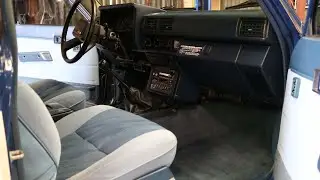 Interior - 1984 Toyota Pickup SR5 4X4