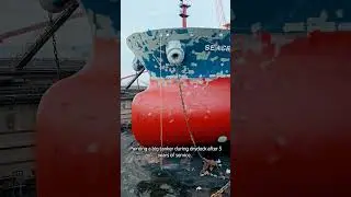 Paint ship drydock.&Beta;ά&psi;&iota;&mu;&omicron; &pi;&lambda;&omicron;ί&omicron;&upsilon; #paint #painting #ship #boat #shipyard #dock #maritime #engineering