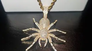 golden pyramid spider with rope chain vs diamond tester