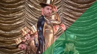 Metallic stage fabrics as a statement at 'A fun night out'