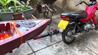 Carretinha para transportar caiaque/ caiaker na moto com suspens&atilde;o