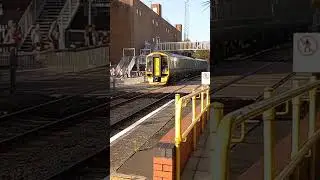 158766 arriving  into Paignton #supersprinter