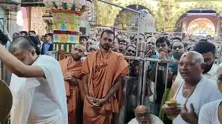 વડતાલધામ શણગાર આરતી દર્શન: રવિવાર તા.૧૯/૧૦/૨૦૨૫: