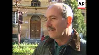 ITALY: LAMBERTO DINI CONSIDERS OPTIONS