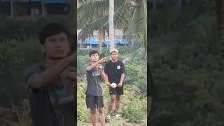 Penerbangan Layangan Bapangan Pegon | Rizal & Ferdi Tim Kaliandong Blitar #shorts #bermainlayangan
