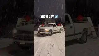 Снежный день #jesuslovesyou #chevrolet #silverado #1500 #truck #cartok #shorts #reels #automobile...
