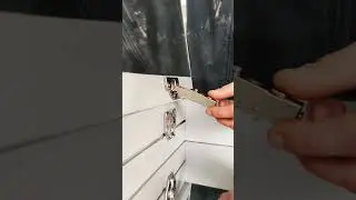 Clipping/unclipping your cabinet door hinge