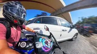 LE MOTARD PERCUT&Eacute; PAR UNE VOITURE S&rsquo;&Eacute;NERVE 😡 | Compilation Moto Road Rage 2026