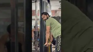 Triceps pushdown 🏋🏻&zwj;♀️👀🥵#trending#viral#viralvideo#chest#explore#gym#reels#shorts#love#triceps