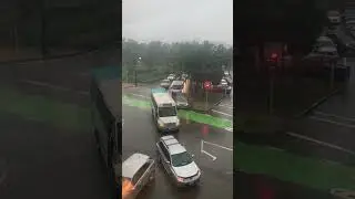 A regular Traffic Jam in a bottleneck roundabout 🗯️💭