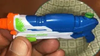 Worlds Smallest Super Soaker Water Gun, Multi (576)  (08-2023)