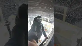 Мы отправились в поход, чтобы разбить лагерь внутри моста во время снежной бури! #тренды #исследо...