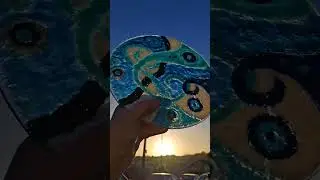 Creating a unique fused glass swirl design using frit (crushed glass) from &lrm;⁨@BullseyeGlass⁩&nbsp;