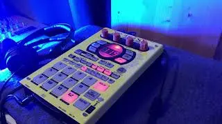 Roland SP-404 dub techno