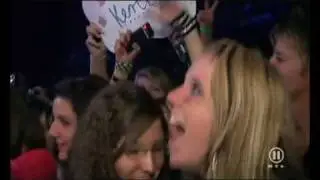 Kerli- Walking On Air (live at The Dome 50) HQ