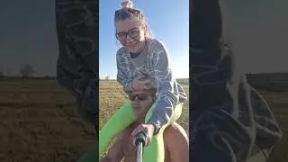 Тяжелая ноша , жена на шее.