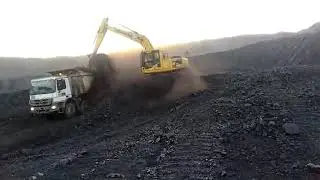 LOADING BATU BARA PT. HARMONI PANCA UTAMA. PC 200 KOMATSU