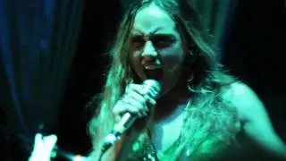 Zella Day - Man On The Moon (Live at The Tank Room) *NEW SONG*