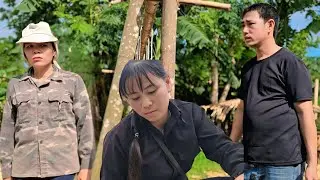 Hoi helped Thu and her mother prepare the necessary materials to make a chicken coop.