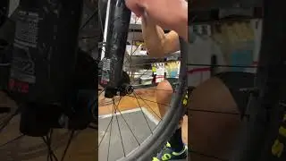 Сделай сам: установка передней сквозной оси, гладкая как сопля. #bikeshop #bikeshoplife #bikemain...