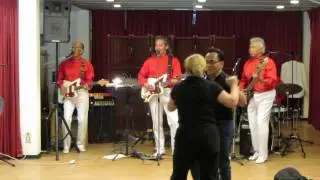 Java Guitars - Whole lots of shaking
