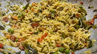 Vegetable Maggie recipe in Hindi || Shayra Pathan