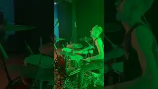 Rock drumming #drums #drummer #drumcover #drumming #music #live #rock #rocknroll #play #groove