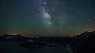 Crater Lake Milkway Timelapse 4K