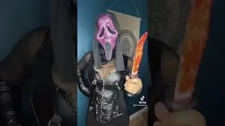 ⚠️Fake Knife⚠️ Its finally spooky season! Thank you @GamingCosplayer for my custom mask and knife.