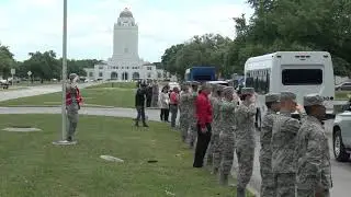 Airmen line Harmon Drive to greet family on arrival to Randolph (2019) 🇺🇸