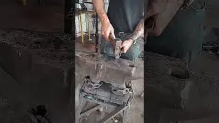 como forjar uma bolinha de ferro 2#forja #forgedfromiron #ferreiro#ferforje#blacksmith