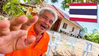 Drinking with the locals in Thailand - Nong Khai