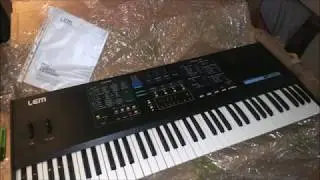 Crumar Bit 99 analog synthesizer, plays 