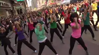 Official Suave Professionals Hairography Flash Mob w/ Sofia Vergara - Times Square