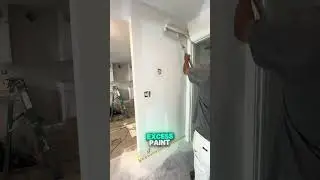Совет маляра: используйте широкое ведро, чтобы равномерно намотать валик, это уменьшит количество...