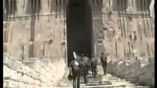 آثار القصف على قلعة حلب