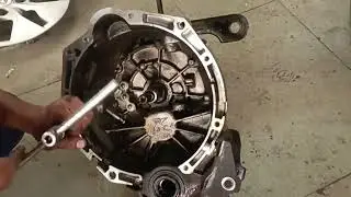 clach kaise karen Hyundai accent ka clutch issue and oil leakage problem solve 🧑&zwj;🔧#mechanic #ytshort