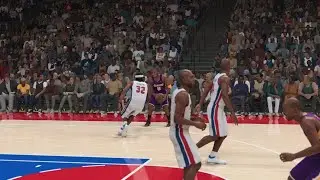 NBA 2K25 KOBE BRYANT HITS THE LONG DISTANCE 3 POINT SHOT OVER DEFENDER !!!