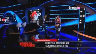 Christell canta un mix con todos sus éxitos