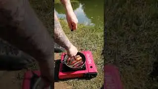 SIZZLING SAUSAGES ON THE BANK *BANKSIDE COOKING* CARP FISHING 2021* #SHORTS