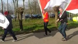 Aankomst supporters van Leerdam Sport '55 bij de streekderby tegen L.R.C Leerdam