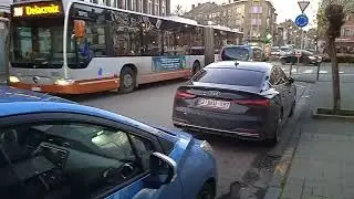 Des Bus de La Ligne 89 de La Stib à Vétérans Colognaux