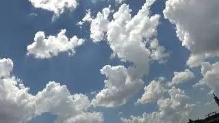 Nubes en Movimiento cambia de formas con cielo azul video HIPERLAPSE relajante para meditar