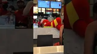 What&rsquo;s Inside the JOLLIBEE MASCOT Will Shock You 🐝🤯