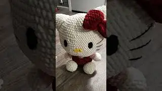 hello kitty!!! making 2 at one time!!! #crochet #amigurumi #hellokitty